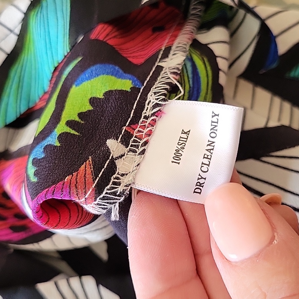 ALBERTO MAKALI BOLD FLORAL SILK BLOUSE - Picture 8 of 8